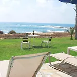 Sea Front With Private Heated Pool, Quiet Area Paphos 322 Villa