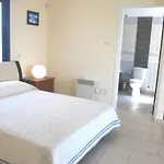 Sea Front With Private Heated Pool, Quiet Area Paphos 322 *