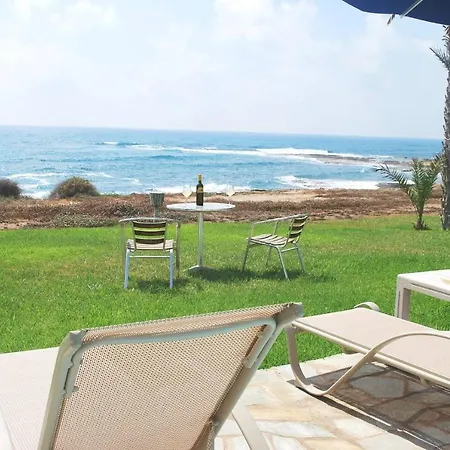 Sea Front With Private Heated Pool, Quiet Area Paphos 322 וילה