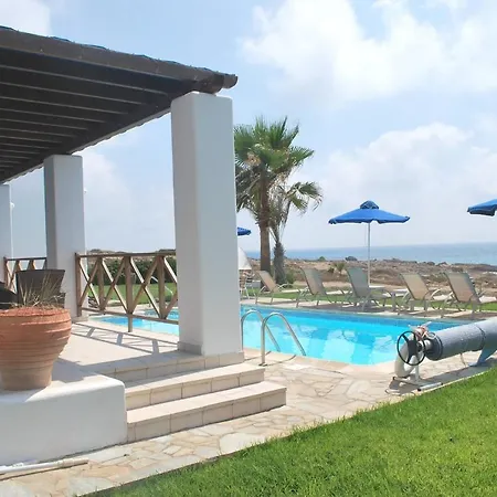 Sea Front With Private Heated Pool, Quiet Area Paphos 322 קיסונרגה