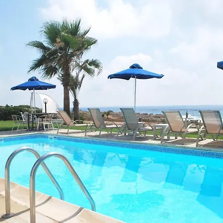Sea Front With Private Heated Pool, Quiet Area Paphos 322 *
