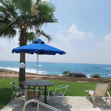וילה Sea Front With Private Heated Pool, Quiet Area Paphos 322 קיסונרגה