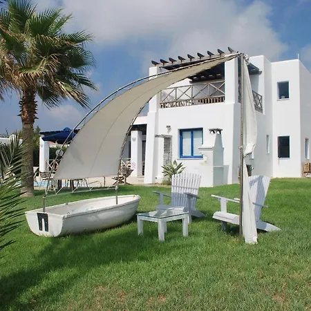 Sea Front With Private Heated Pool, Quiet Area Paphos 322 *