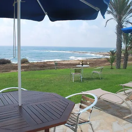 Sea Front With Private Heated Pool, Quiet Area Paphos 322 וילה *