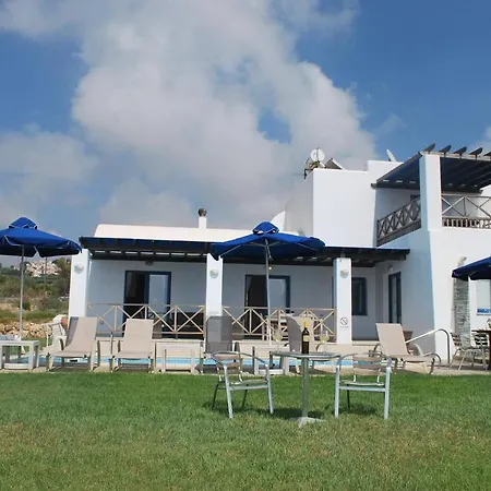 Villa Sea Front With Private Heated Pool, Quiet Area Paphos 322 Kissonerga