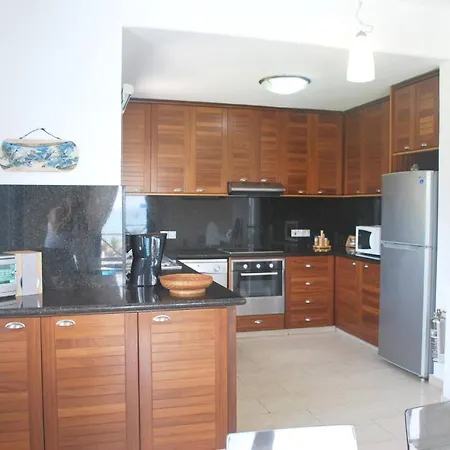 Sea Front With Private Heated Pool, Quiet Area Paphos 322 *