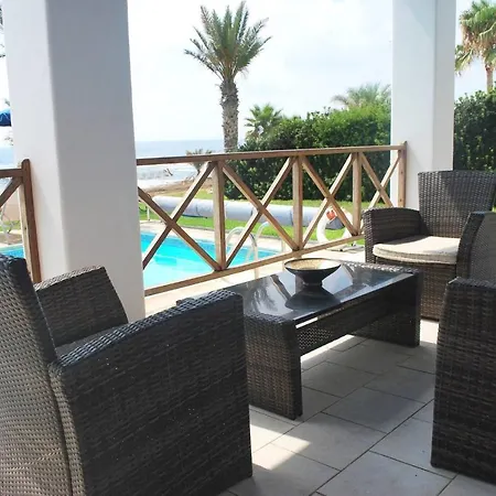 Sea Front With Private Heated Pool, Quiet Area Paphos 322 * קיסונרגה