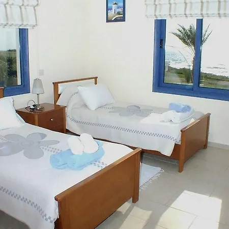 Villa Sea Front With Private Heated Pool, Quiet Area Paphos 322