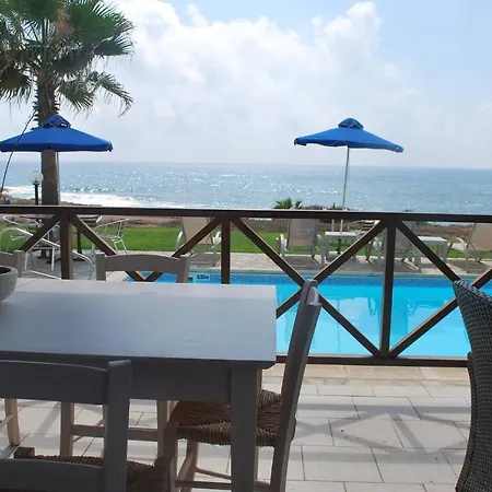 Sea Front With Private Heated Pool, Quiet Area Paphos 322 וילה