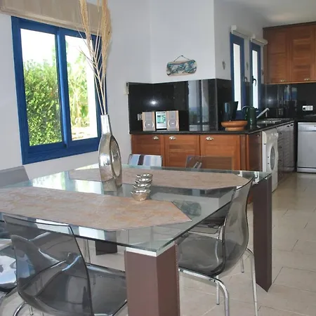 Villa Sea Front With Private Heated Pool, Quiet Area Paphos 322 Kissonerga