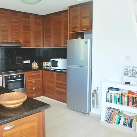 Sea Front With Private Heated Pool, Quiet Area Paphos 322 *