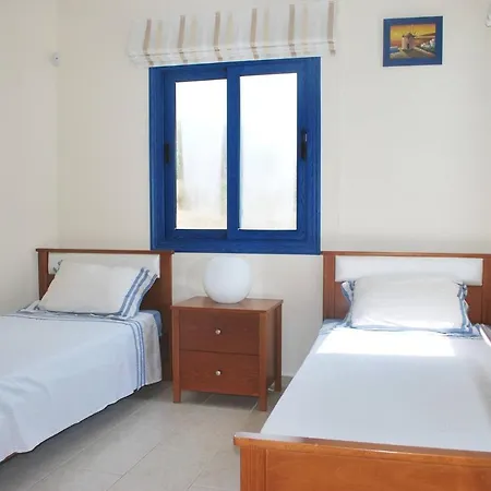 Sea Front With Private Heated Pool, Quiet Area Paphos 322 *