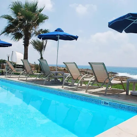 Sea Front With Private Heated Pool, Quiet Area Paphos 322 וילה