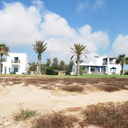 Sea Front With Private Heated Pool, Quiet Area Paphos 322 Villa