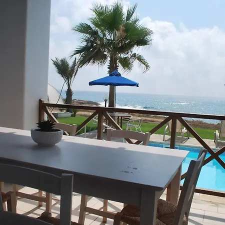 וילה Sea Front With Private Heated Pool, Quiet Area Paphos 322 *
