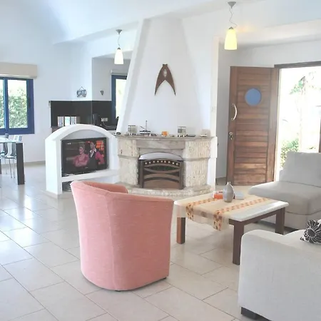 Sea Front With Private Heated Pool, Quiet Area Paphos 322 Villa *