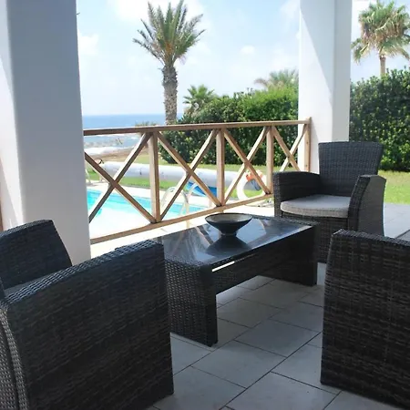 Sea Front With Private Heated Pool, Quiet Area Paphos 322 Villa *