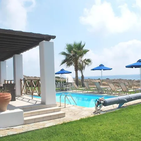 Sea Front With Private Heated Pool, Quiet Area Paphos 322 קיסונרגה