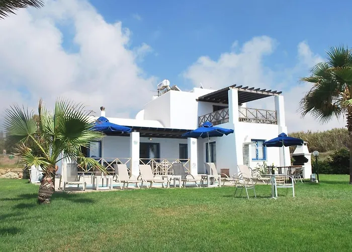 Villa Sea Front With Private Heated Pool, Quiet Area Paphos 322 Kissonerga