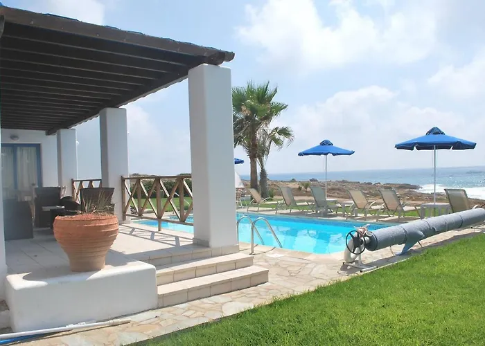 Sea Front With Private Heated Pool, Quiet Area Paphos 322 Kissonerga