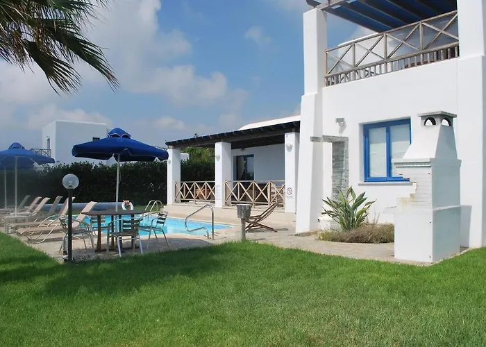 Sea Front With Private Heated Pool, Quiet Area Paphos 322 * Kissonerga