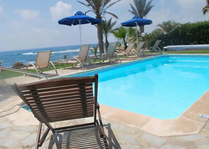 Villa Sea Front With Private Heated Pool, Quiet Area Paphos 322