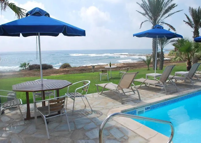 Villa Sea Front With Private Heated Pool, Quiet Area Paphos 322 *