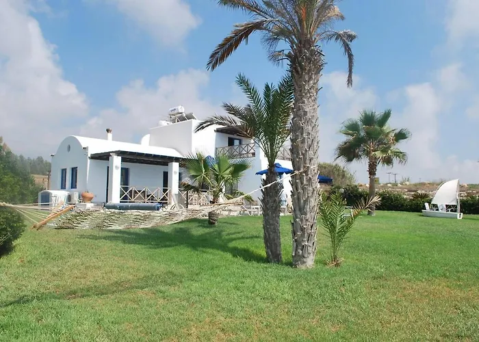 Sea Front With Private Heated Pool, Quiet Area Paphos 322