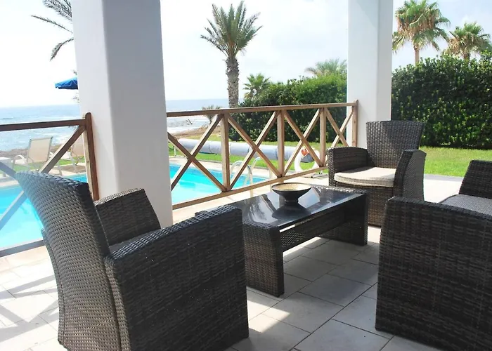 Sea Front With Private Heated Pool, Quiet Area Paphos 322 * Kissonerga