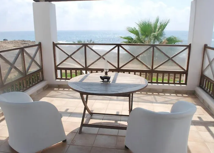 Sea Front With Private Heated Pool, Quiet Area Paphos 322 Kissonerga