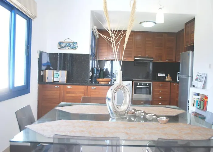 Vila Sea Front With Private Heated Pool, Quiet Area Paphos 322