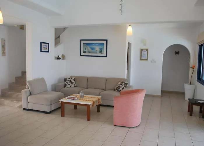 Sea Front With Private Heated Pool, Quiet Area Paphos 322 Villa Kissonerga