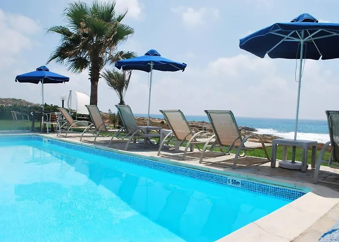 Sea Front With Private Heated Pool, Quiet Area Paphos 322 Villa