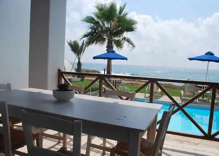 Villa Sea Front With Private Heated Pool, Quiet Area Paphos 322 *