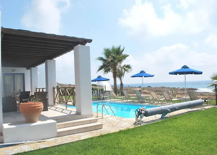 Sea Front With Private Heated Pool, Quiet Area Paphos 322 Kissonerga