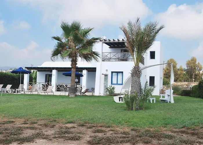 Sea Front With Private Heated Pool, Quiet Area Paphos 322 * Kissonerga