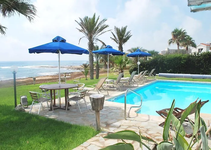 Villa Sea Front With Private Heated Pool, Quiet Area Paphos 322 *