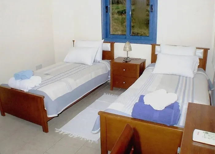 Villa Sea Front With Private Heated Pool, Quiet Area Paphos 322